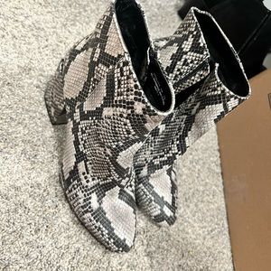 Snakeskin Booties NWOT